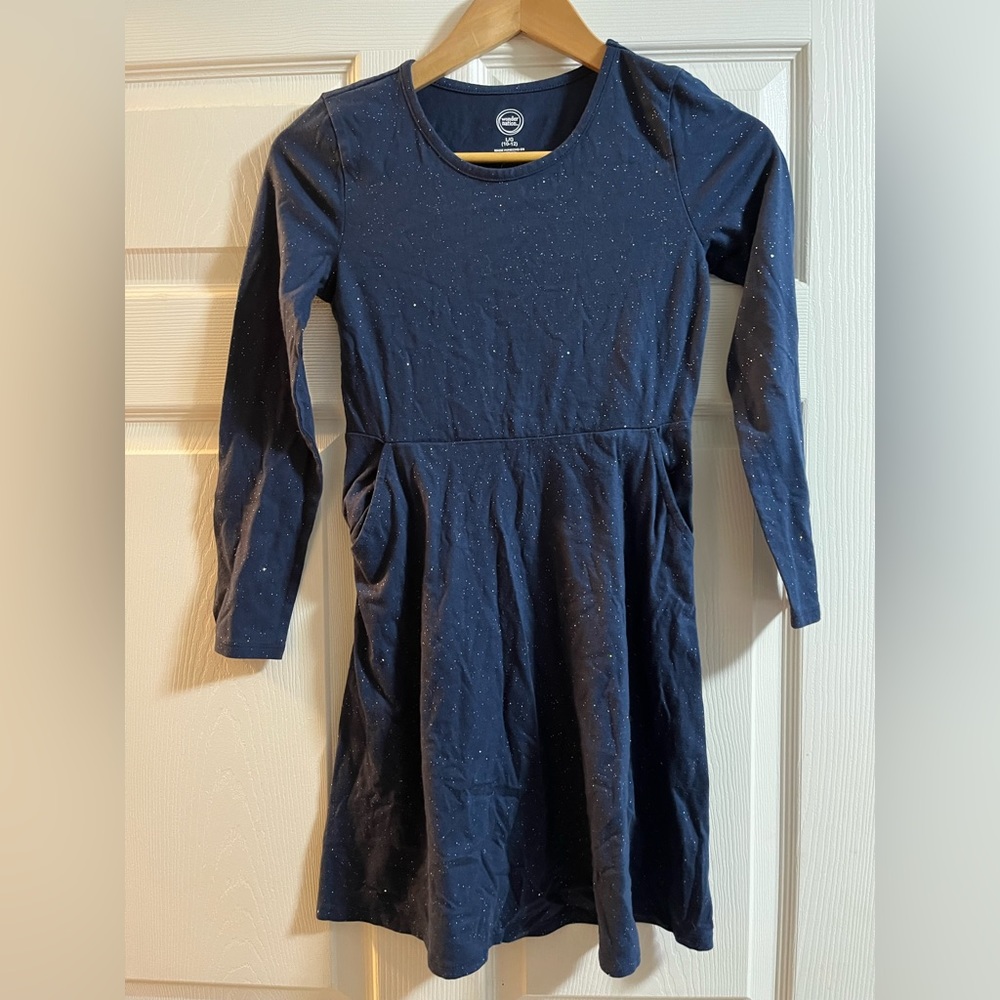 Navy blue sparkly dress with pockets. Size 10/12